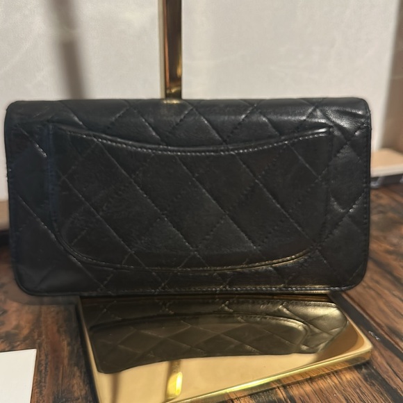 Chanel Classic Flap Leather Wallet - Picture 2 of 11